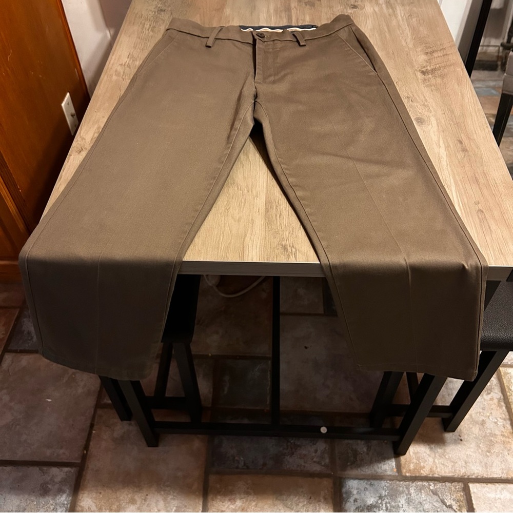Men's Docker's straight signature khakis pants size 30 x 32